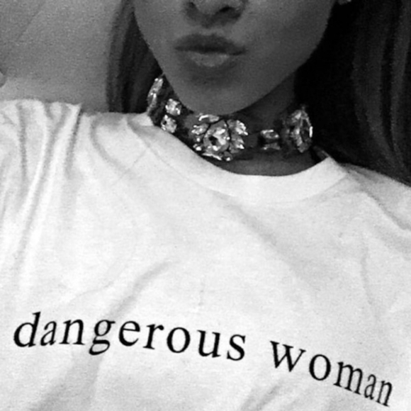 Ariana Grande Limited Edition White T-Shirt with "Dangerous Woman" Text - Picture 1 of 5